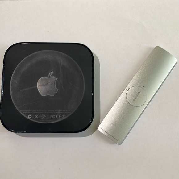Apple TV.3rd Generation Media Streamer A1469 with Remote & Box (No Power Cord) - Picture 2 of 11